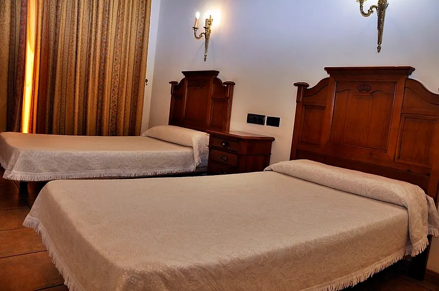Hotel Alfonso VIII Santa Elena 3*,